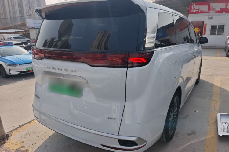 Used Denza D9 2023 DM-i 965 Luxury Model
