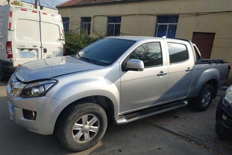 Used Isuzu D-MAX 2019 2.5T Two-Wheel Drive Manual Flagship Version China VI Emission Standard Extended Length JE4D25Q6A
