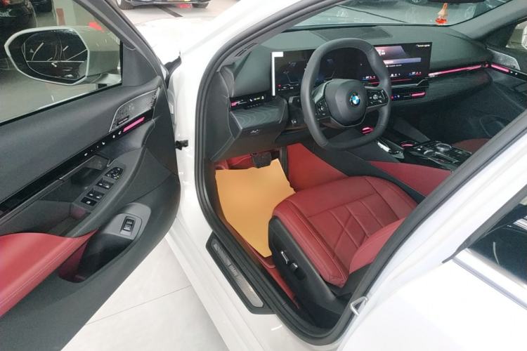 Used BMW 5 Series 2024 525Li Luxury Package Driver Seat