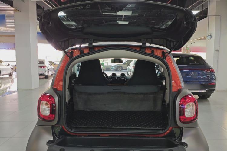 Used smart fortwo 2015 1.0L 52 kW hardtop Dynamic version