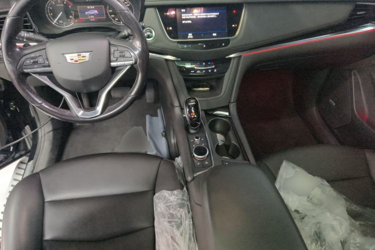Used Cadillac XT6 2021 28T Six-Seater Fashion Edition Center Console