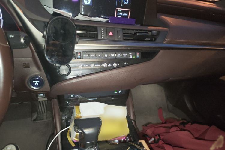 Used Lexus ES 2018 300h Premier Edition China VI Standard Audio And AC Panel