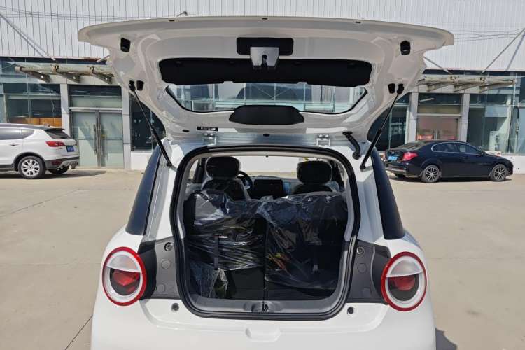 Used CHANGAN Lumin 2022 301km Honey-Sweet Version Trunk