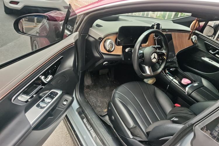 Used Mercedes-Benz EQE 2022 350 Luxury Edition Driver Seat