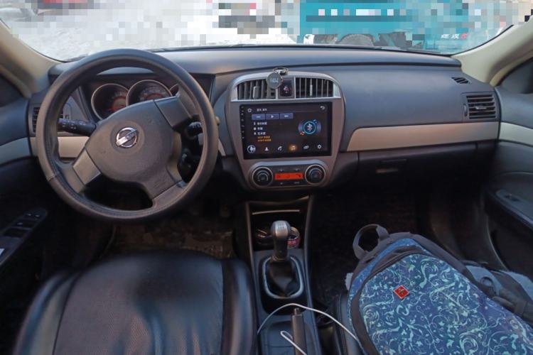 Used Nissan Sylphy 2016 Classic 1.6XE Manual Comfort Edition Center Console