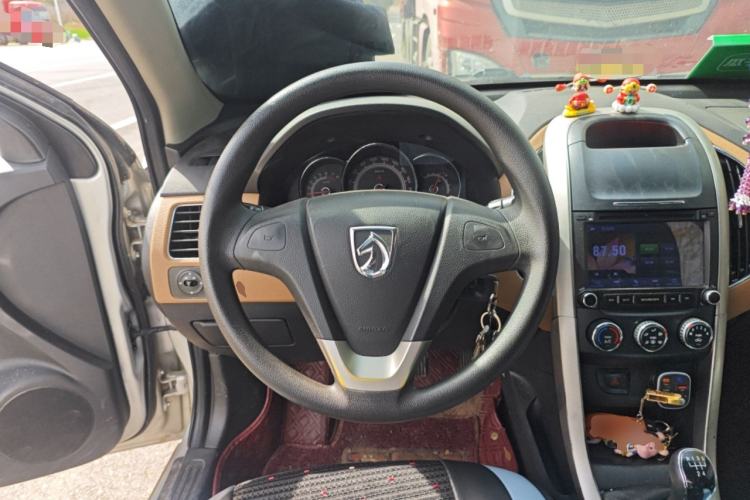 Used Baojun 630 2013 1.5L manual Comfort trim
