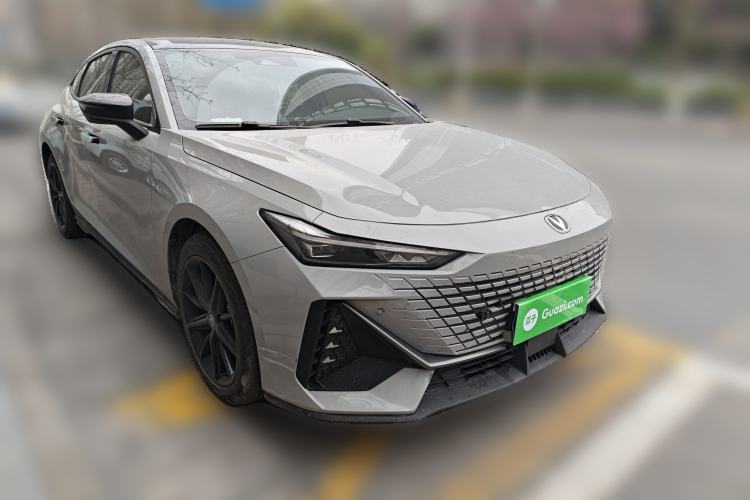 Used CHANGAN UNI-V 2023 1.5T Premium Model Front Right 45 Deg