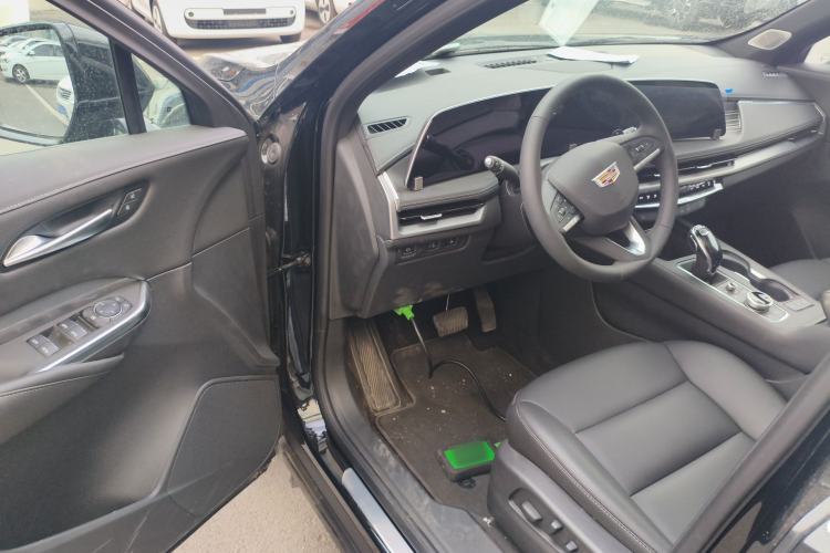 Used Cadillac XT4 2024 28T Two-Wheel-Drive Luxury Version
