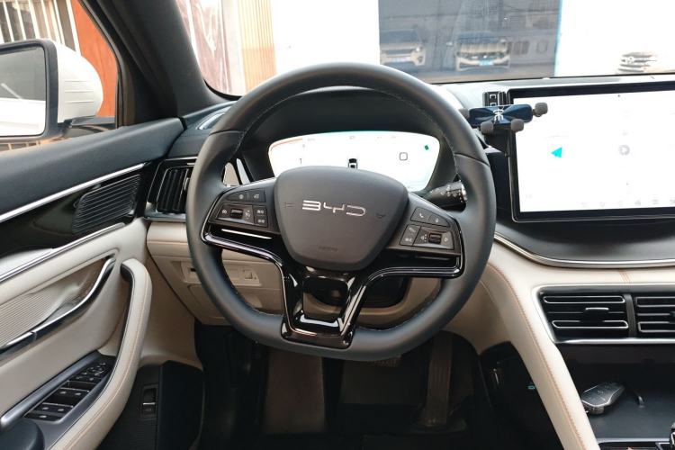Used BYD Song PLUS New Energy 2023 Champion Edition DM-i 110KM Flagship Model Steering Wheel
