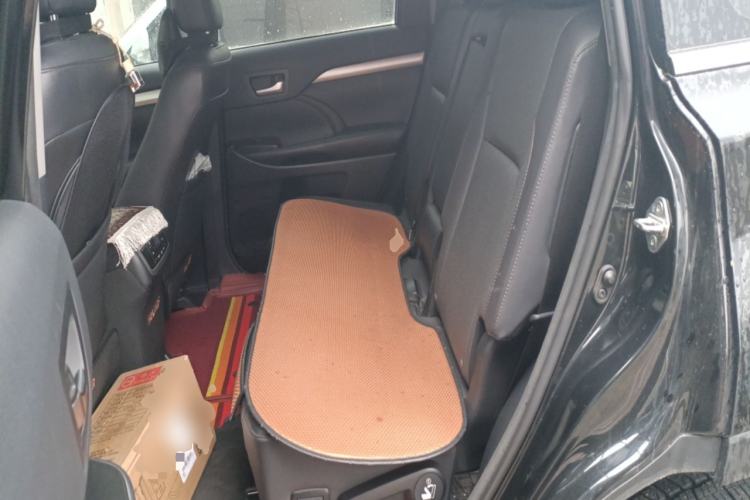 Used Toyota Highlander 2018 2.0T Four-Wheel Drive Luxury Edition 7 Seats China V Emission Standard
