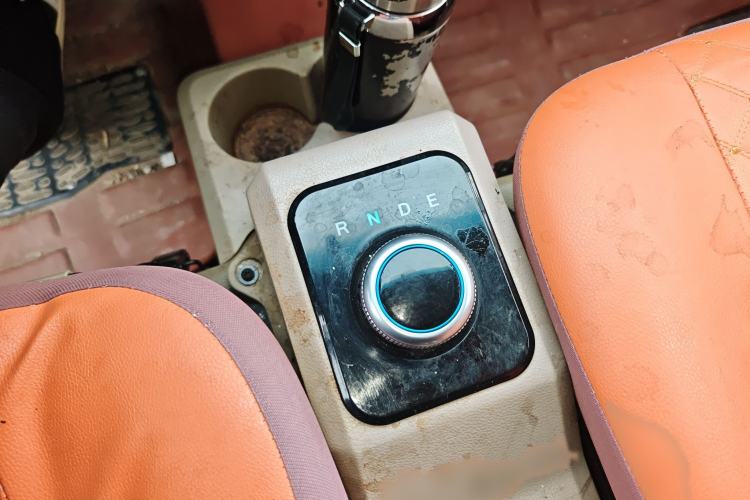 Used Dongfeng Xiaokang EC36 2022 Standard Edition CATL Battery Gear Lever