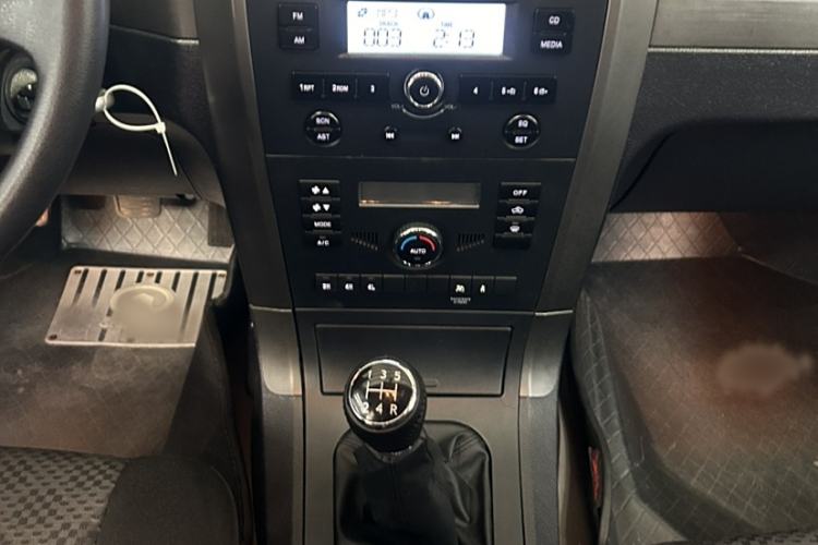 Used Haval H5 Classic 2011 Zhizun Edition 2.4L Four-Wheel Drive Deluxe Differential Version
