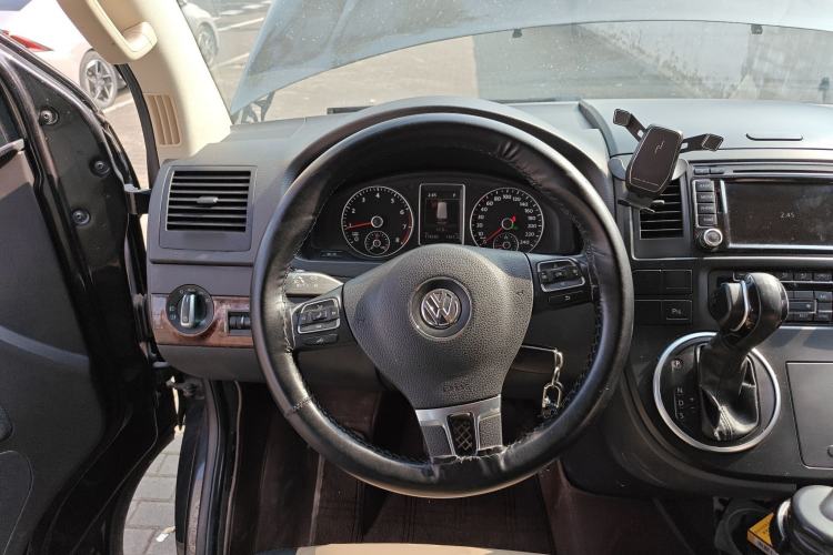 Used Volkswagen Multivan 2014 2.0 TSI Four-Wheel-Drive Executive Edition