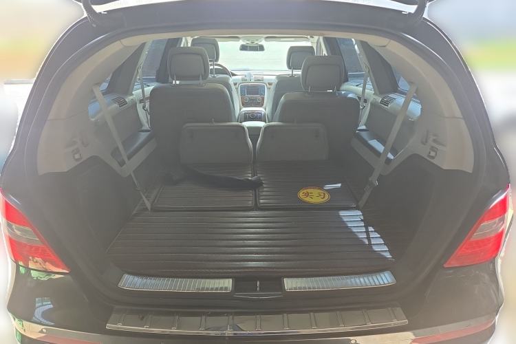 Used Mercedes-Benz R-Class 2011 R 350 L 4MATIC Trunk