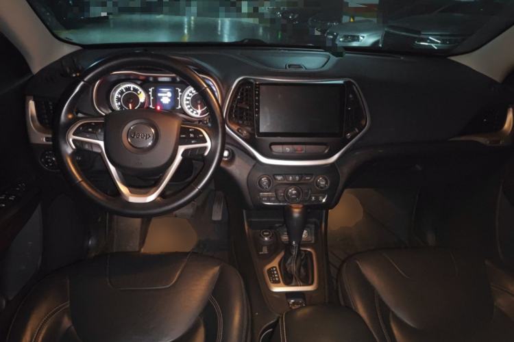 Used Jeep Cherokee 2017 2.4L Professional Edition
