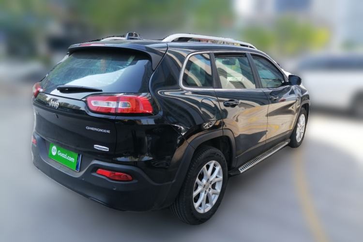 Used Jeep Cherokee 2017 2.0L Superior Edition Rear Right 45 Deg