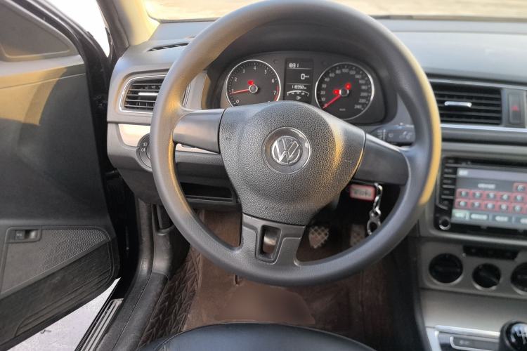 Used Volkswagen Lavida 2013 Restyled Classic 1.6L Manual Comfort Edition Steering Wheel