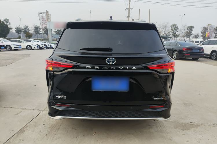 Used Toyota Granvia 2023 2.5L Hybrid Flagship VIP Edition