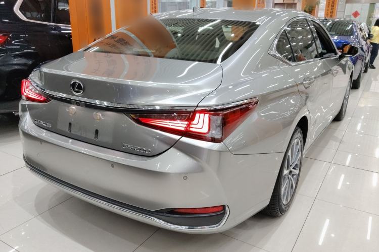 Used Lexus ES 2023 200 Excellence Edition Rear Right 45 Deg