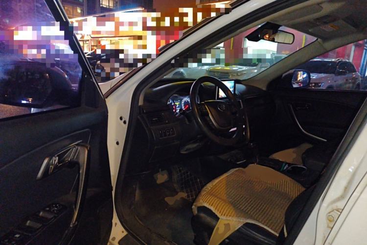 Used Bestune X80 2017 1.8T Automatic Luxury Model Driver Seat