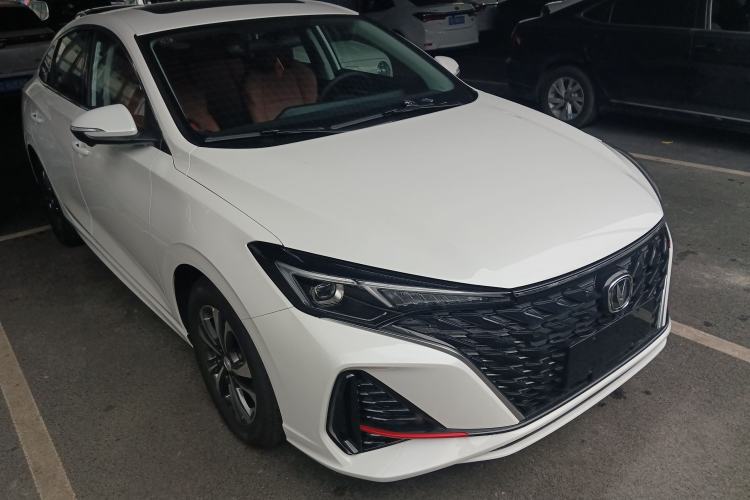 Used CHANGAN Eado 2025 PLUS 1.4T Dual-Clutch High-Energy Version Front Right 45 Deg