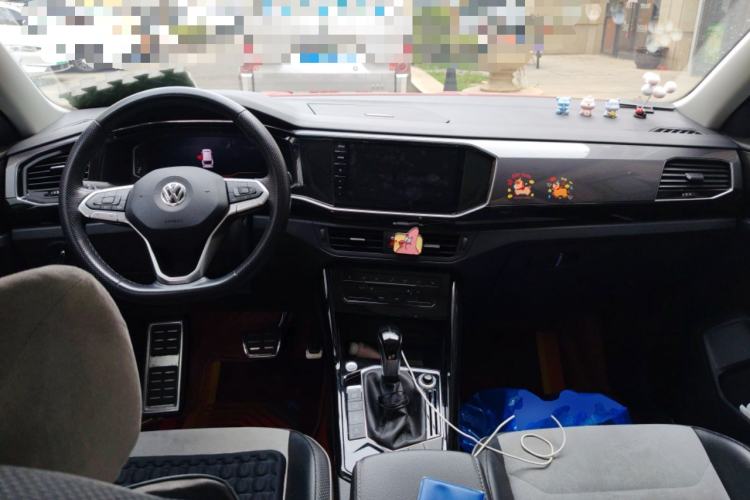 Used Volkswagen Tayron X 2020 330TSI Two-Wheel Drive Luxury Smart Connectivity Version Center Console