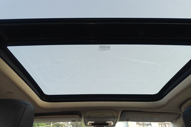 Used Cadillac XT5 2016 25T Luxury Model Headliner