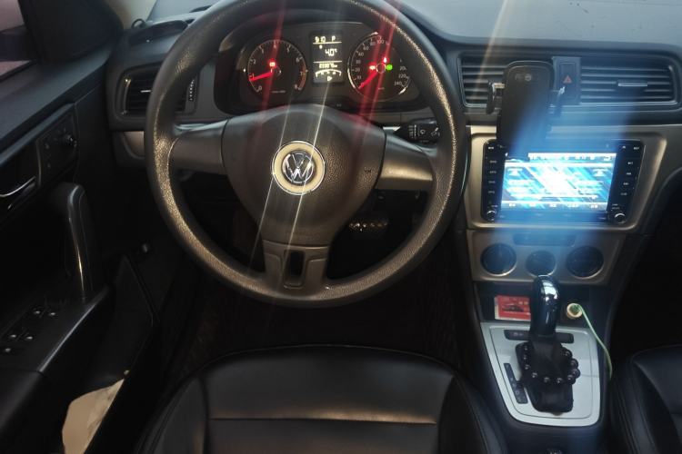 Used Volkswagen Lavida 2013 Revised Classic 1.6L Automatic Fashion Edition Steering Wheel