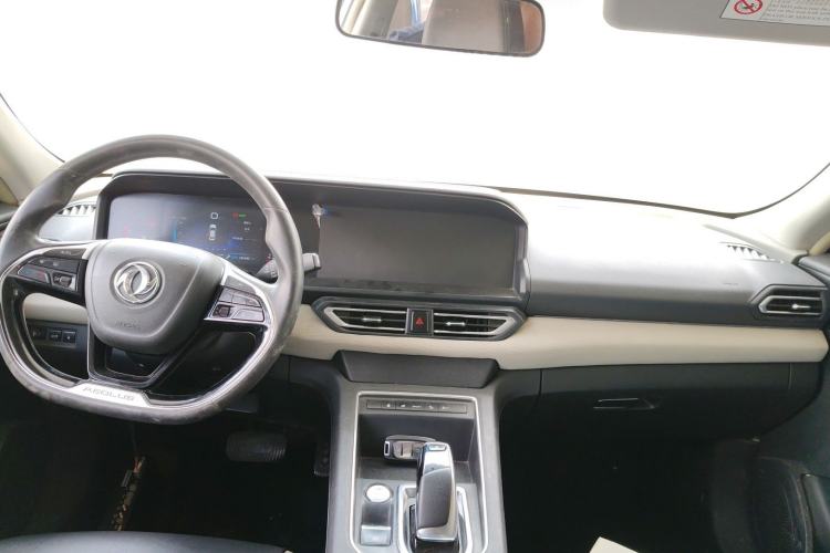 Used Dongfeng Aeolus E70 2023 500 Smart Edition Lithium Iron Phosphate 47.58 kWh Center Console