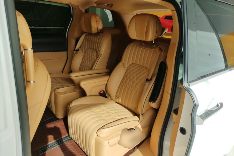 Used VOYAH Dream 2022 Low-Carbon Edition Dream+ Smart Enjoyment Package Left Rear Seat