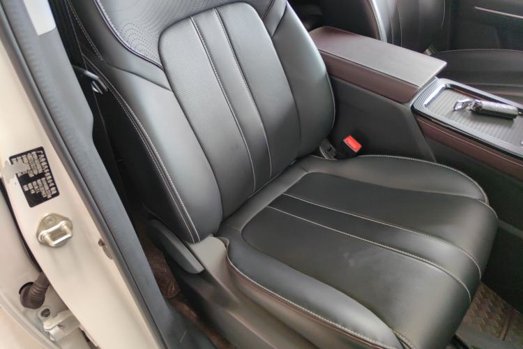 Used GAC Trumpchi M6 2023 PRO 270T DCT Luxury Edition
