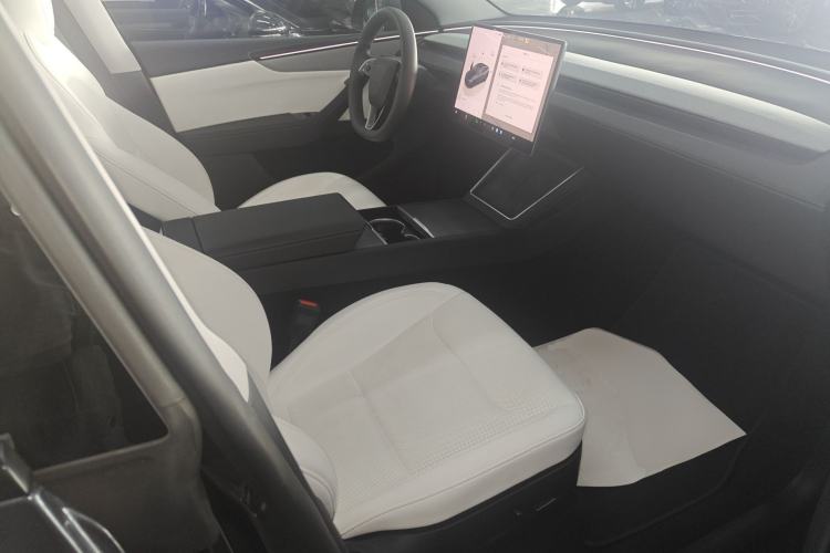 Used Tesla Model Y 2025 Rear-Wheel Drive First Edition
