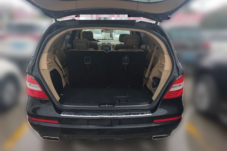 Used Mercedes-Benz R-Class 2015 R 400 4MATIC Luxury Model Trunk