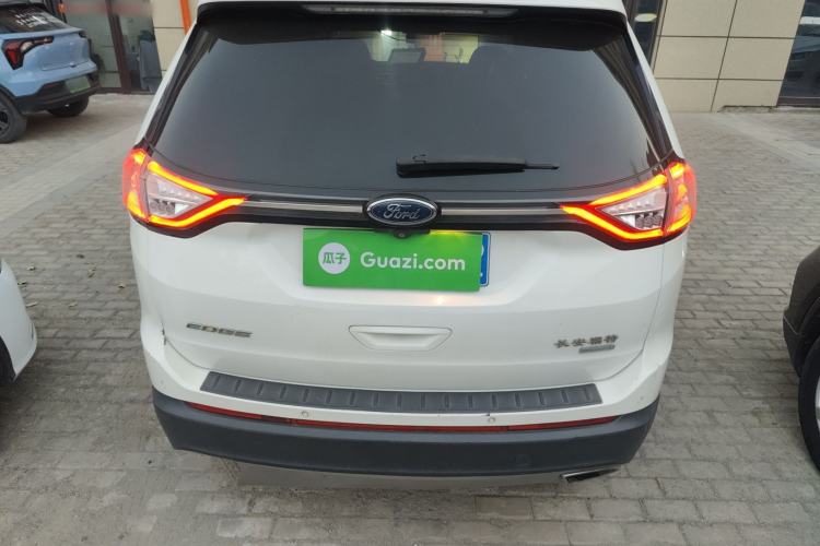 Used Ford Edge 2015 2.0T GTDi Two-Wheel-Drive Platinum Edition
