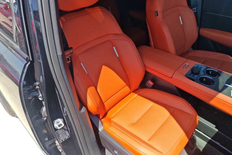 Used Ford Bronco 2026 Model Ink Diamond Range-Extended Right Front Seat