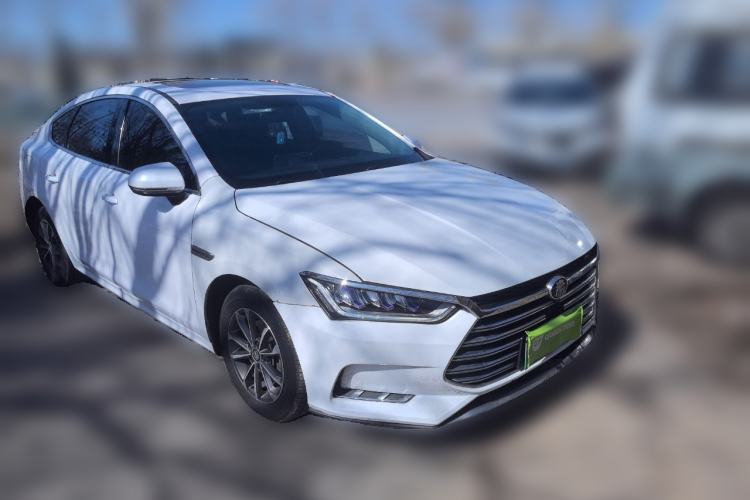 Used BYD Qin Pro New Energy 2019 DM Super Edition 1.5TI Automatic Smart Connect X-Trail Model China VI Standard Front Right 45 Deg