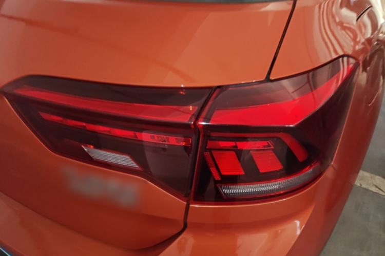 Used Volkswagen T-ROC 2018 280TSI DSG Two-Wheel-Drive Luxury Version China V Emission Standard
