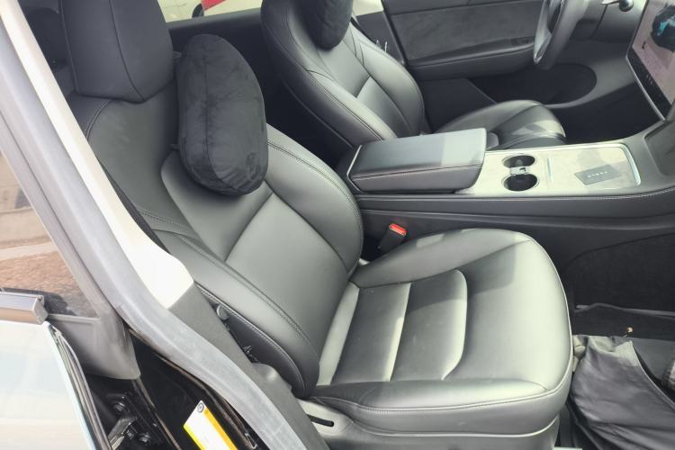 Used Tesla Model Y 2022 Performance High-Performance All-Wheel-Drive Version Right Front Seat