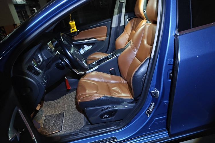 Used Volvo V60 2014 T5 Zhiya Edition