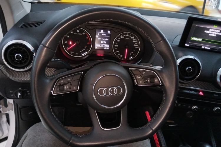 Used Audi Q2L 2022 35 TFSI Fashion Dynamic Model
