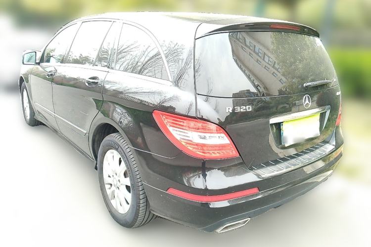 Used Mercedes-Benz R-Class 2017 R 320 4MATIC Business Edition Prestige Model
