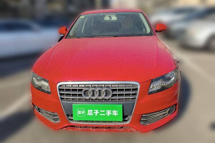 Used Audi A4L 2012 2.0 TFSI automatic standard version
