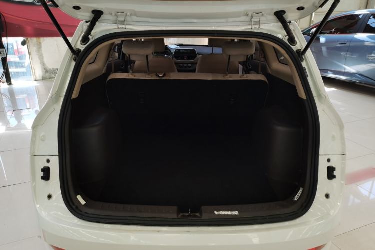 Used Baojun 310W 2017 1.5L Manual Comfort Version China VI Emission Standard