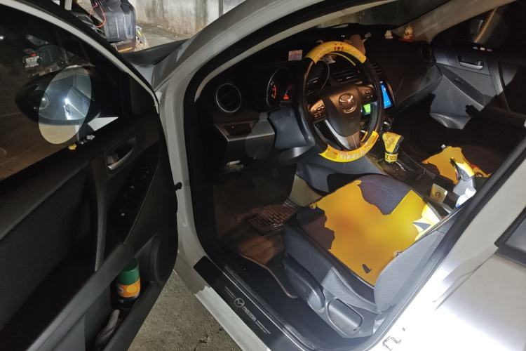 Used Mazda Mazda 3 2015 Sedan 1.6L Automatic Elite Model
