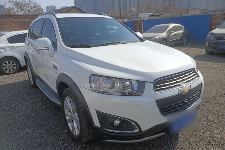 Used Chevrolet Captiva 2015 2.4L 4x4 Flagship Edition 7-Seater