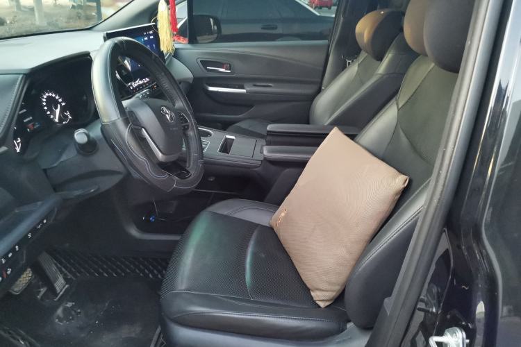 Used Toyota Granvia 2023 2.5L Hybrid Flagship VIP Edition Left Front Seat