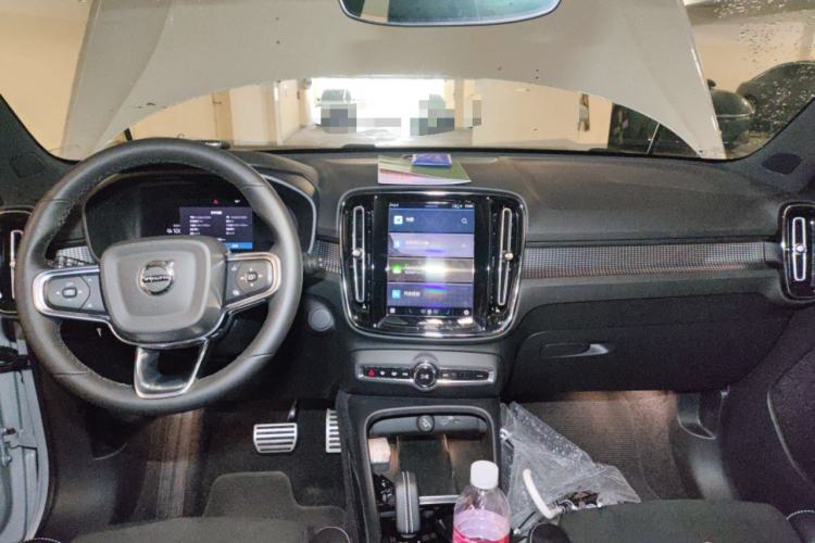 Used Volvo XC40 New Energy 2022 Four-Wheel Drive High-Performance Version Center Console