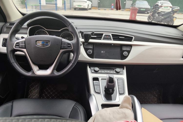 Used Geely Auto Emgrand X7 Sport 2020 1.8TD DCT Two-Wheel Drive Zhiya Model Center Console