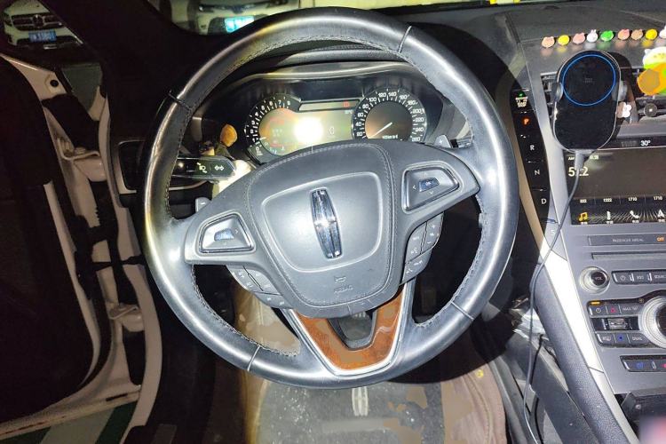 Used Lincoln MKZ 2018 2.0T Luxury Edition Steering Wheel