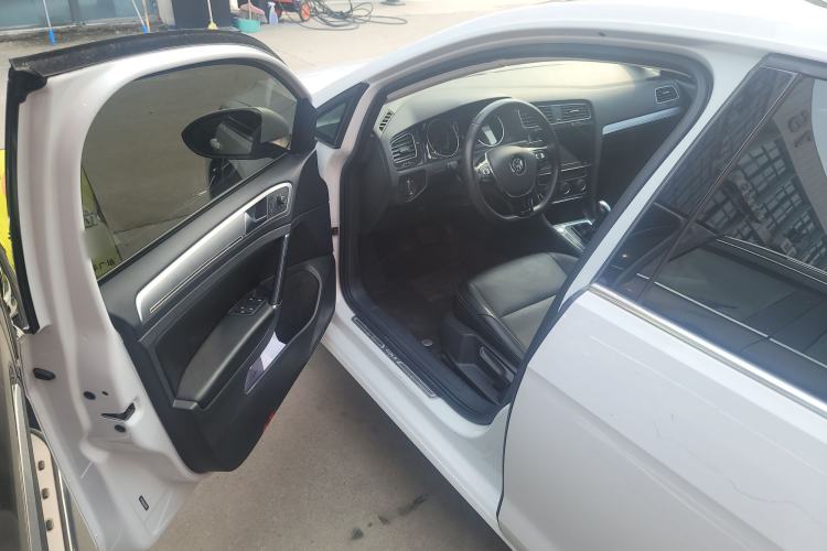 Used Volkswagen Golf 2020 Zhiai Edition 200TSI DSG Comfortable & Ambitious Version
